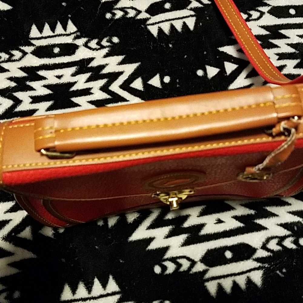 Dooney & Bourke - Picture 6 of 9